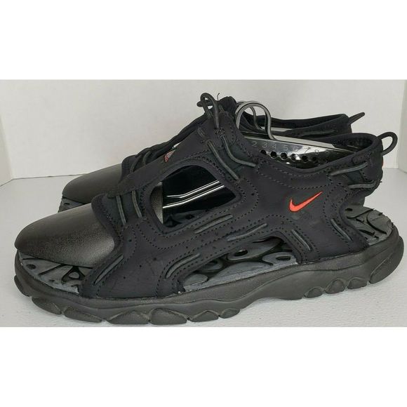 nike hiking sandals mens